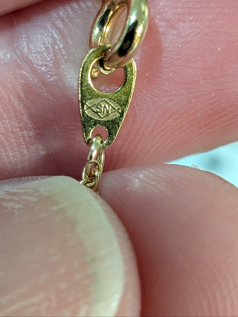 Gold-plated Floral Cubic Zirconia Necklace - Picture 5 of 5